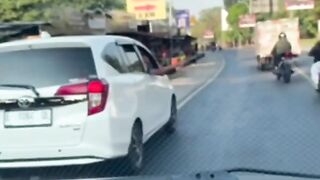 Keributan di jalan..