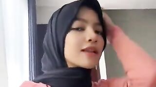 Cewe jilbab jilat yang ini sangat meresahkan