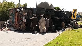 Live truck accident.....https://payup.video/u/205463