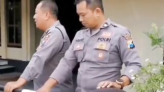 Mari tertawa bersama