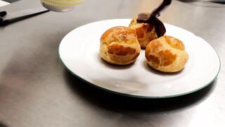 Recette Des profiteroles avec sa sauce chocolat délicieux et facile