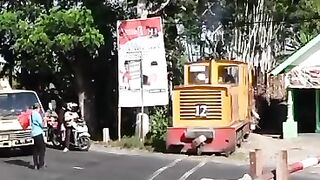 KERETA TEBU