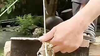 Kreatif membuat lukisan dari anyaman bambu