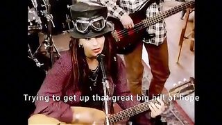 Sania Twin song with your're still the one 2