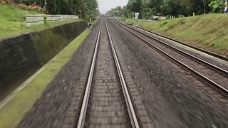 Naik kereta paling belamang