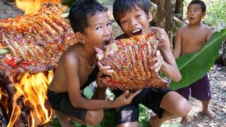 Survival in the rainforest - Cooking pork rib and eating delicious