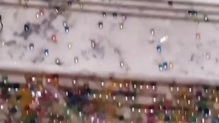 Bouteille en verre envoûtante ASMR_ Une expérience sensorielle apaisante