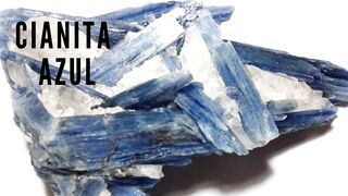 Pedras, cristais, conhecimento cianita azul