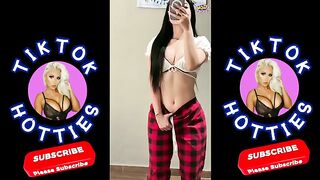 HOT TIKTOK BABE WITH SEXY BODY