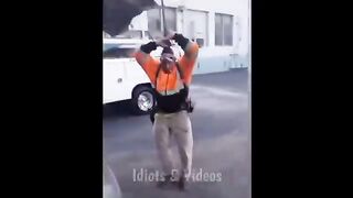 Les idiots au travail