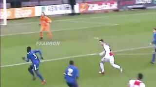 What a pass | #ajax #football #fearron
