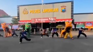 ACARA BARONGSAI DI POLRES LAMONGAN IKS.PI KERA SAKTI 1980