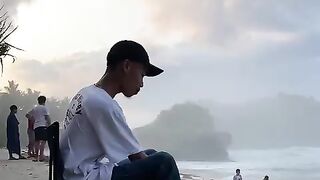 menikmati udara pagi