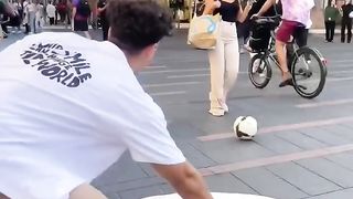 Rating Stangers at football goes Crazy ????⚽️ (best réaction!)