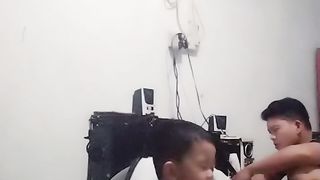 Yusuf lagi nyanyi. Yusuf singing