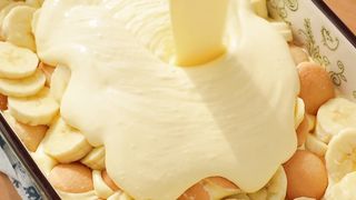 ICE CREAM OR BANANA street food