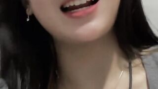 wkwk enak susunya mama mama