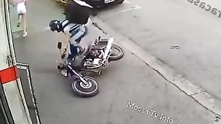 Great save - Girl saved from robber
