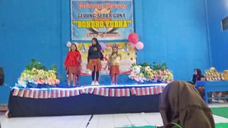 pentas seni acara agustusan