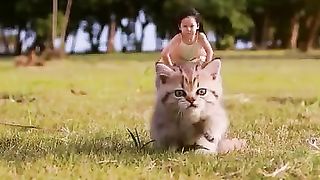 Lucunya anak ini bikin gigit lidah