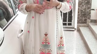 Chalak Larki Garri Thuk Kay Aagai Aorrrt