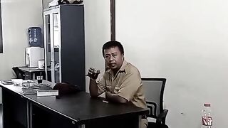 funny video what's stuck in the door