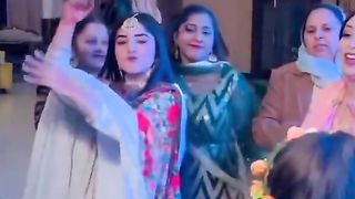 Pthan atten cute dance girls
