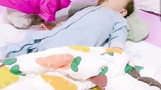 TAP TO UNMUTE ￼ ￼ ￼ ❤️❤️Most heartwarming & touching~ cute dog takes care of cute baby????????