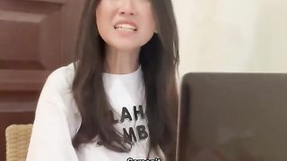 Memey slalu terlambat saat di suruh ibunya????????
