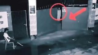 Kuntilanak terekam cctv