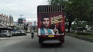 Menunjukkan sara cinta pada ulama