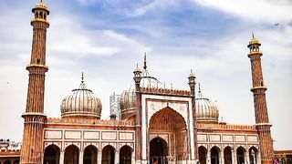 The 10 largest mosques in the world/ 10.Masjid terbesar di dunia