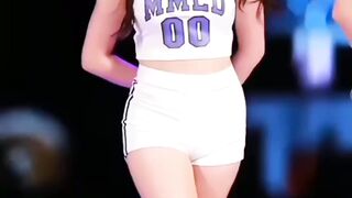"Cute Nancy's Adorable Dance Moves Will Make Your Day" | "Nancy Momoland:The Rising Star of K-Pop!"
