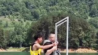 Попробуйте не смеяться