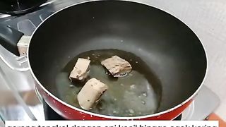 Cook green chili fish