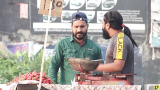 Prank video ????. Funny prank. Public prank