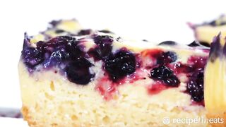 Cake with blueberries in it