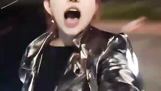 Bidiyo na ɗan laushi na wata ƙasa