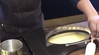 Dip ice cream in Dubai at mall of the Emirat????es... Magnum ice cream
