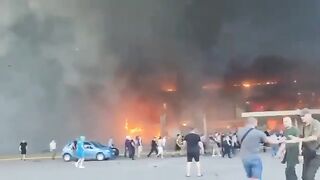 Прилёт российской ракеты в торговый центр в Кременчуге