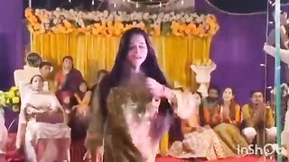 TU AAJA REMIX||VIRAL GIRL DANCE (OFFICIAL VIDEO)|