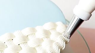 Cake decorating //icing//ideas