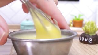 Mini cake decorating