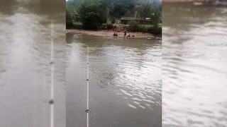 Hiburan memancing dan apa yang terjadi liat selanjutyah??
