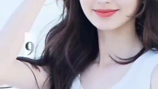 Most beautiful girl in the world ????