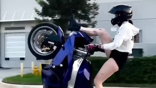 Yamaha R6 Knee Drag Akrapovic Exhaust????????????