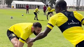 Benzema vs N'GOLO Kanté! please don't touch