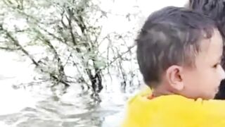 FLOOD MEN BACHON KA HAAL..