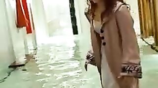Titanic hit scene..