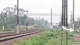 ???????? train